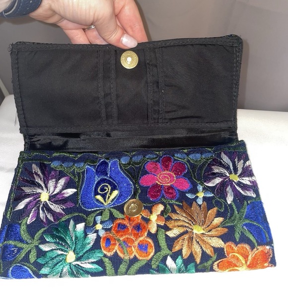 Embroidered Floral Clutch Wallet Pouch Card Holder Colorful Flowers Snap Close - Picture 6 of 9